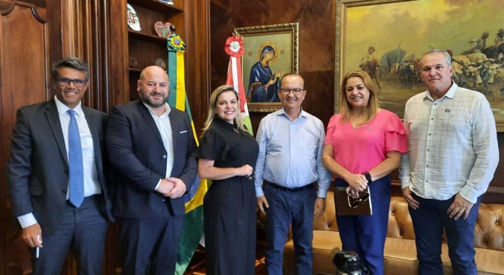 Divulgação - A Federação entregou ao Governador um ofício expressando as principais inquietações dos prefeitos catarinenses