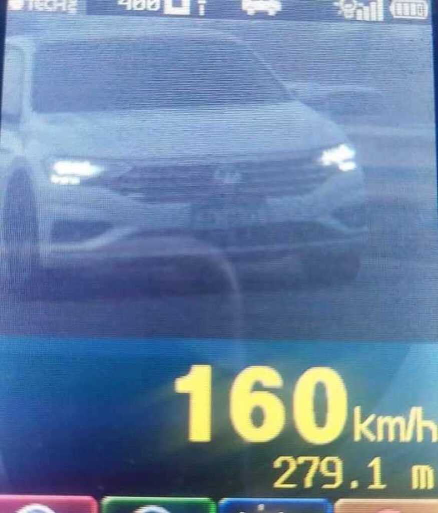 Jetta é flagrado a 160 km/h na BR-101 em Tijucas