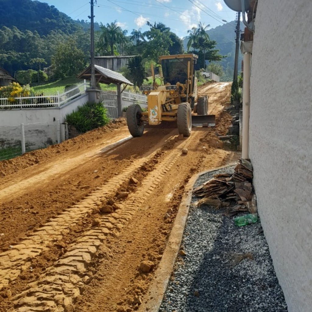 PAVIMENTÇÃO DA RUA LEOPOLDO PACHER