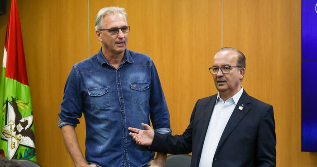 Campeão olímpico em 92, Paulão do Vôlei assumirá a Fesporte