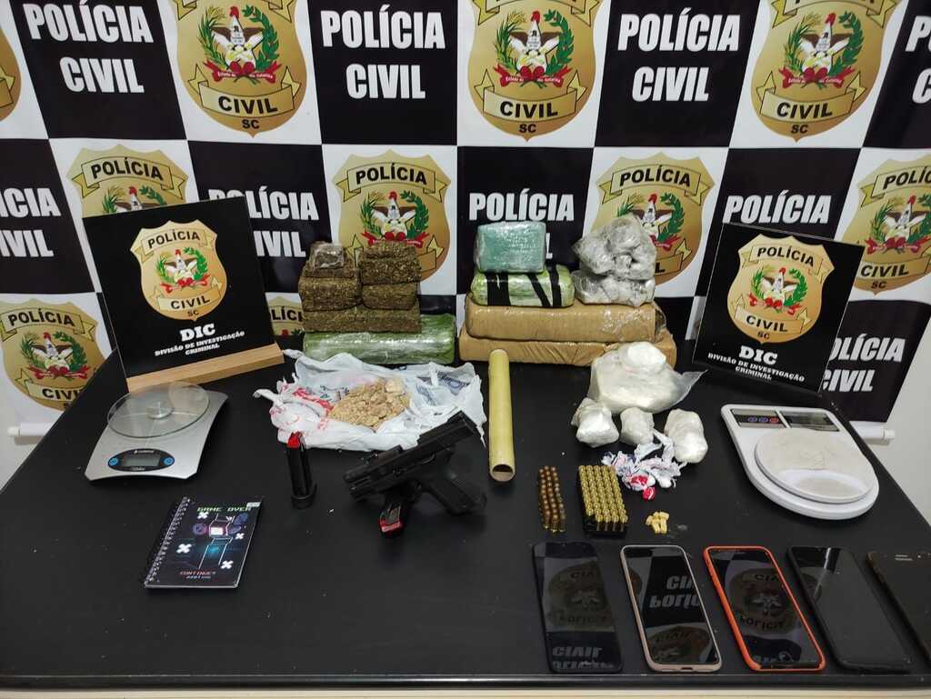 POLÍCIA CIVIL PRENDE MASCULINO POR TRÁFICO DE DROGAS, POSSE ILEGAL DE ARMA DE FOGO E RECEPTAÇÃO