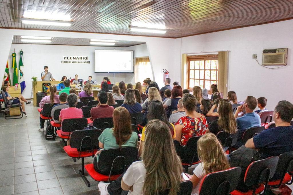 SESSÃO DO PROJETO VEREADOR MIRIM É REALIZADA 
COM ÊXITO NA CÂMARA DE MORRINHOS DO SUL