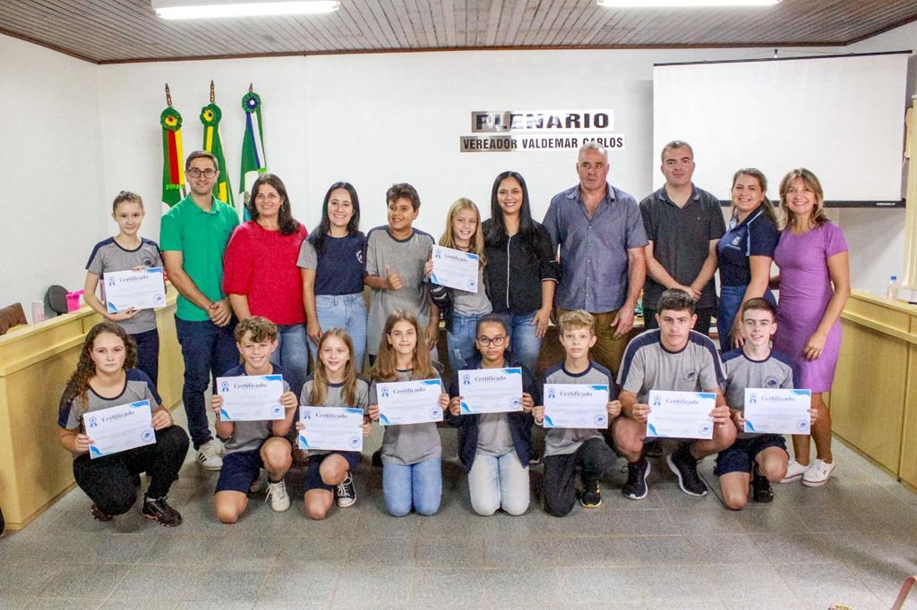 SESSÃO DO PROJETO VEREADOR MIRIM É REALIZADA 
COM ÊXITO NA CÂMARA DE MORRINHOS DO SUL