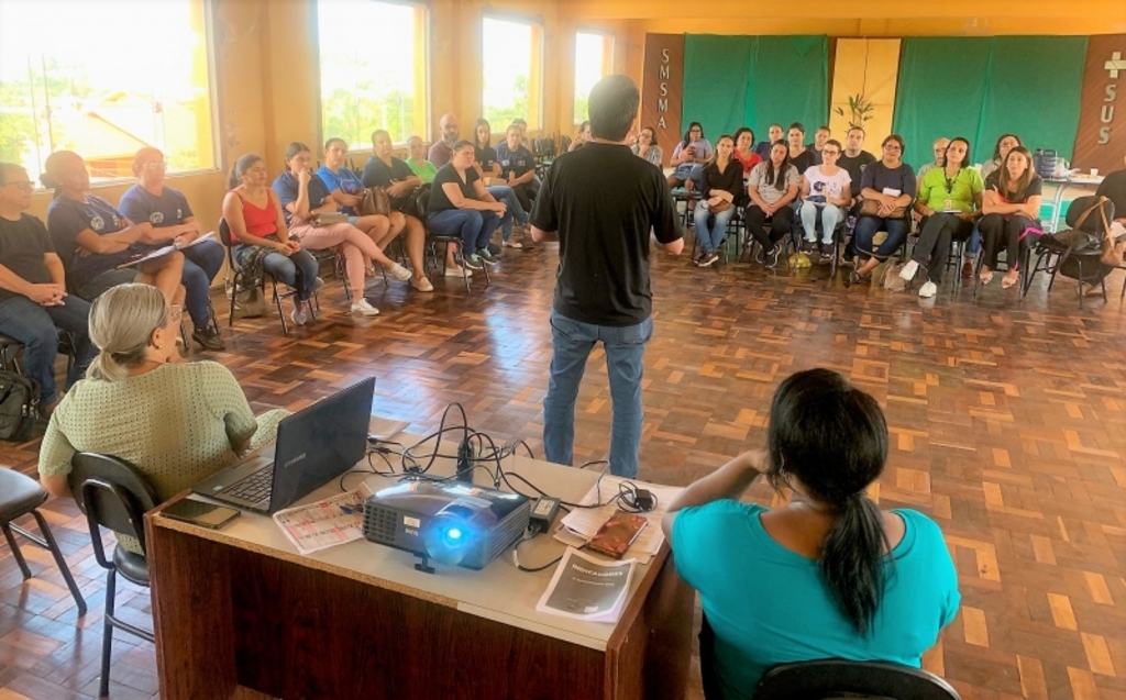 Agentes de saúde passam por capacitação técnica