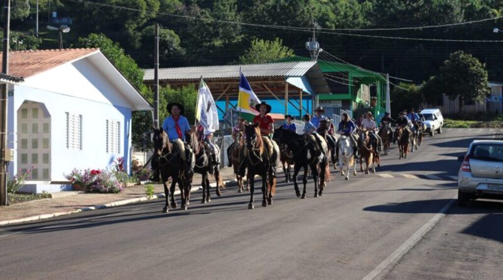 Cavalgada Municipal ocorre em Jardinópolis