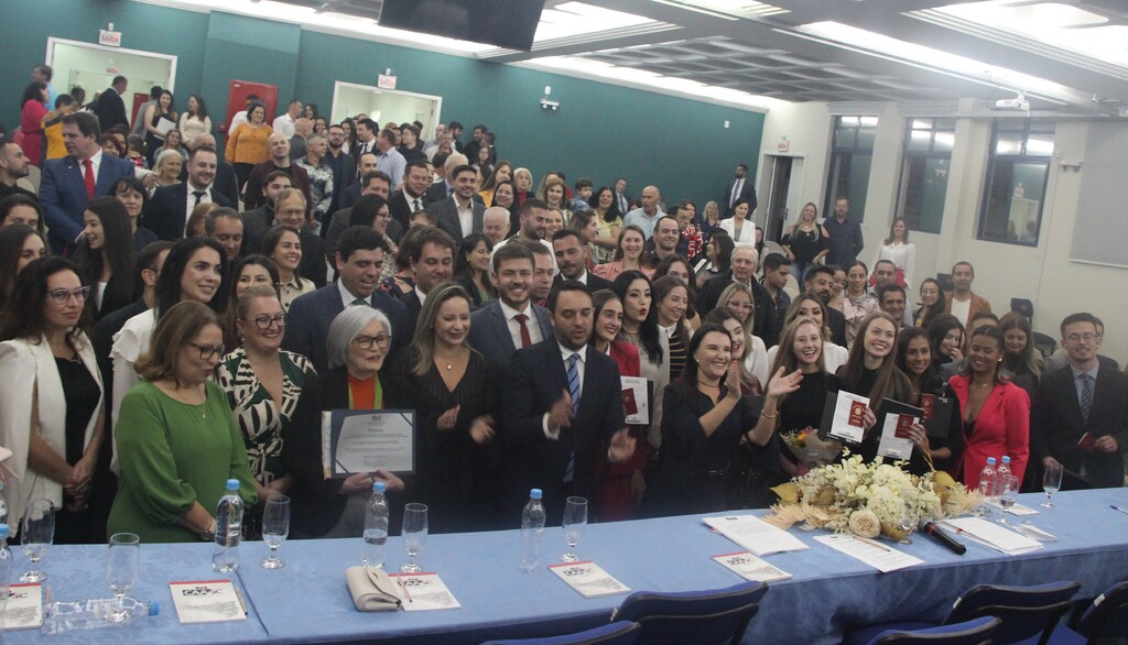 OAB faz homenagens a antigos e novos advogados da Serra Catarinense