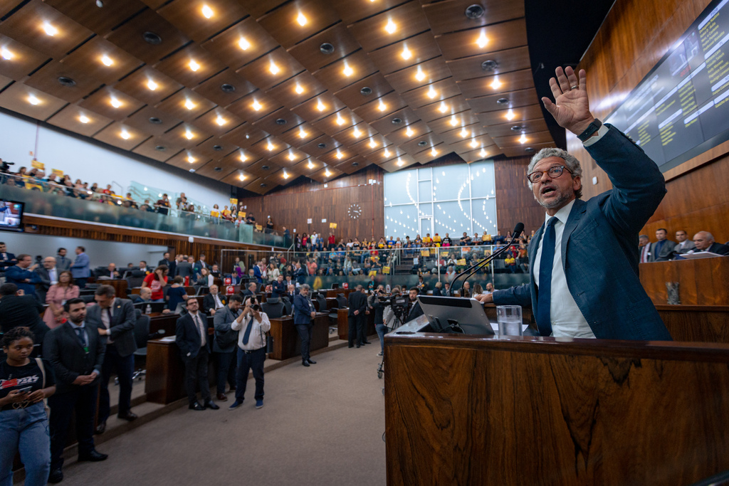 Por unanimidade, Assembleia aprova reajuste do piso