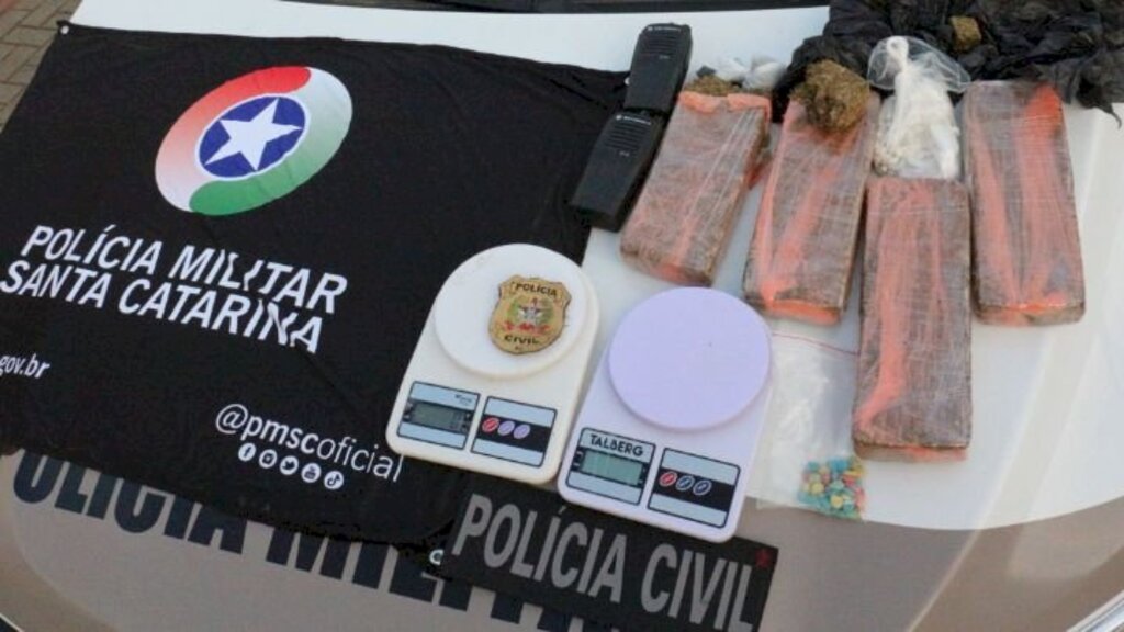 Mais de 100 policiais realizam operação em condomínios de Guaramirim