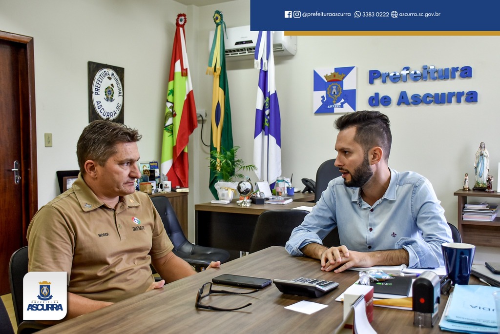Prefeito de Ascurra se reúne com forças de segurança de Ascurra.