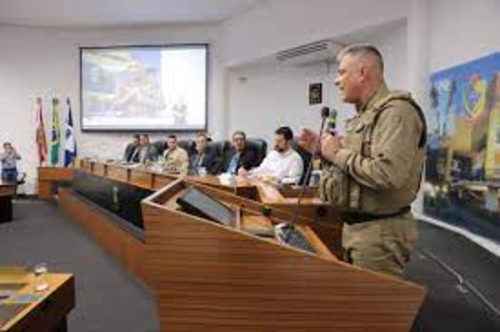 Vereadores e convidados debatem segurança nas escolas de Joinville