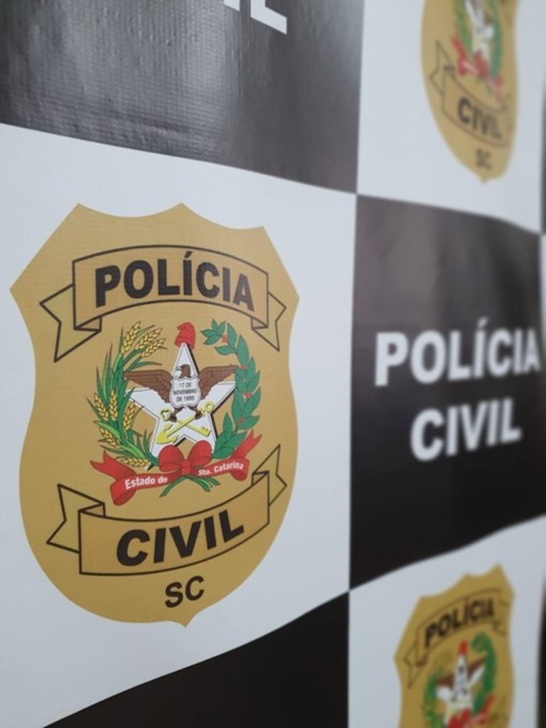 Polícia obtém afastamento cautelar de professor de Joinville por prática de apologia ao crime