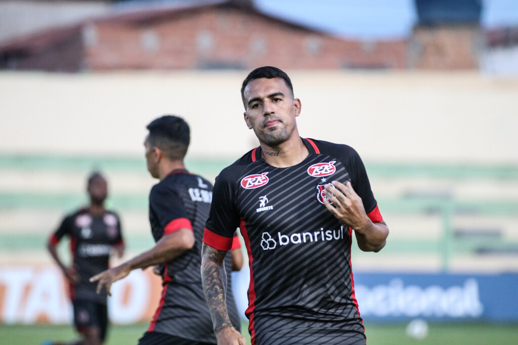Três jogadores renovam contrato com o Brasil até o fim da Série D