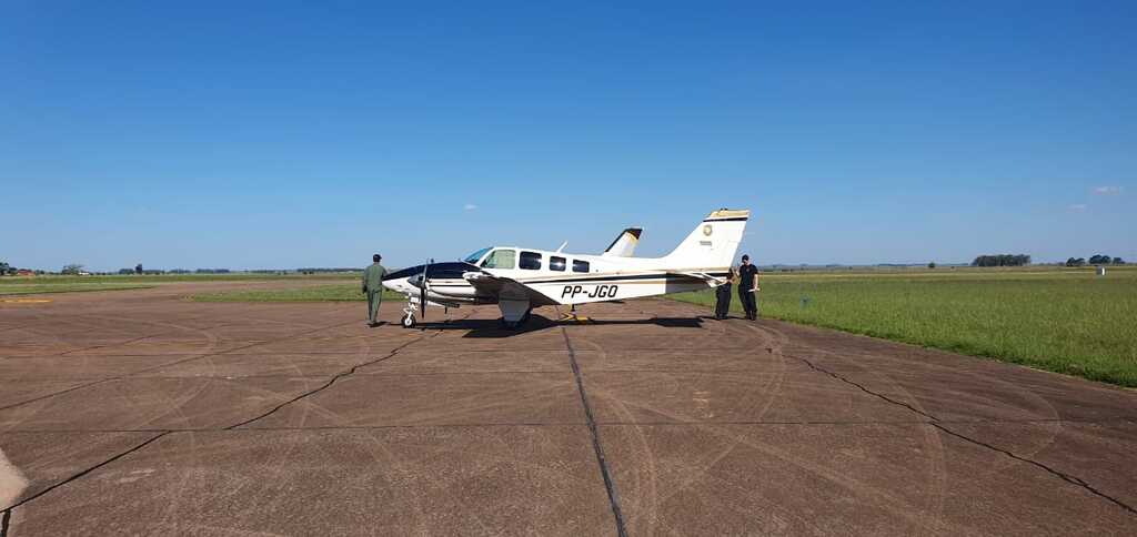 Condenado no Uruguai é escoltado até o Aeroporto de Bagé