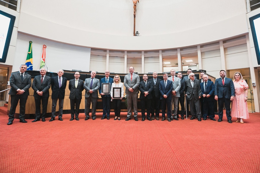 ALESC homenageia marco de 90 anos da Justiça Eleitoral em sessão especial