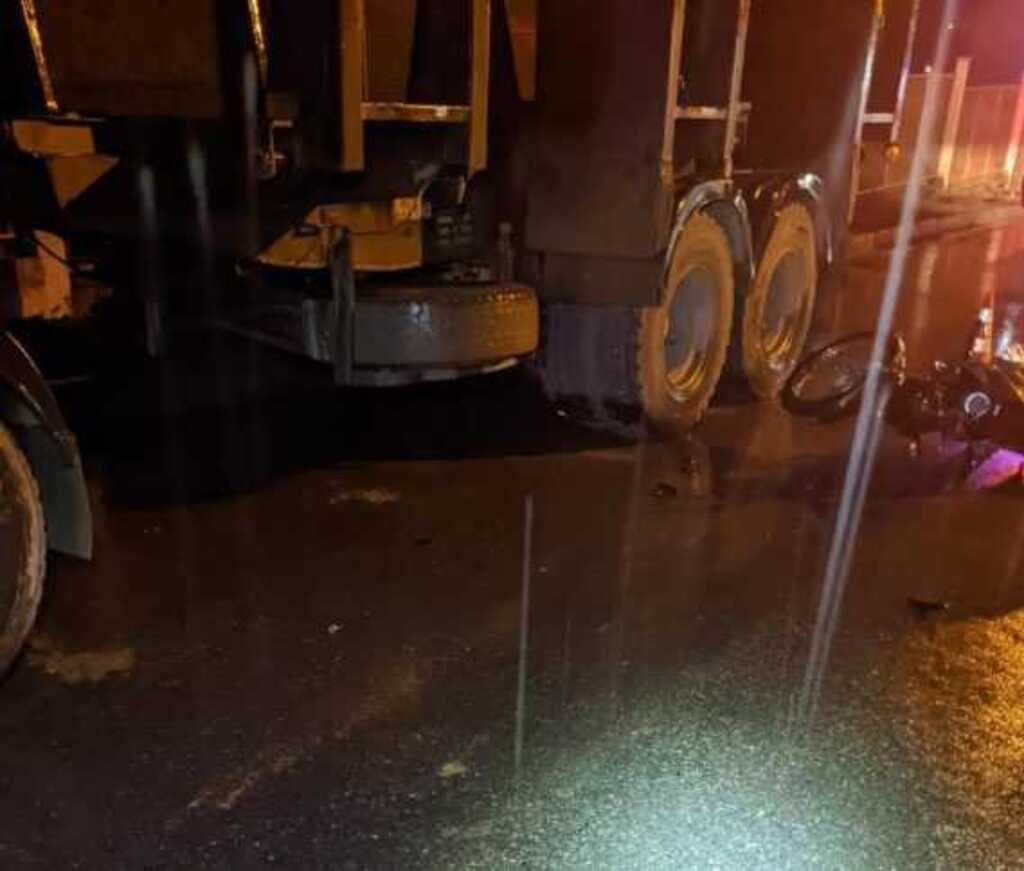 ACIDENTE COM ÓBITO NA RUA PEDRO MAUS, EM FRENTE A EMPRESA HEDRONS