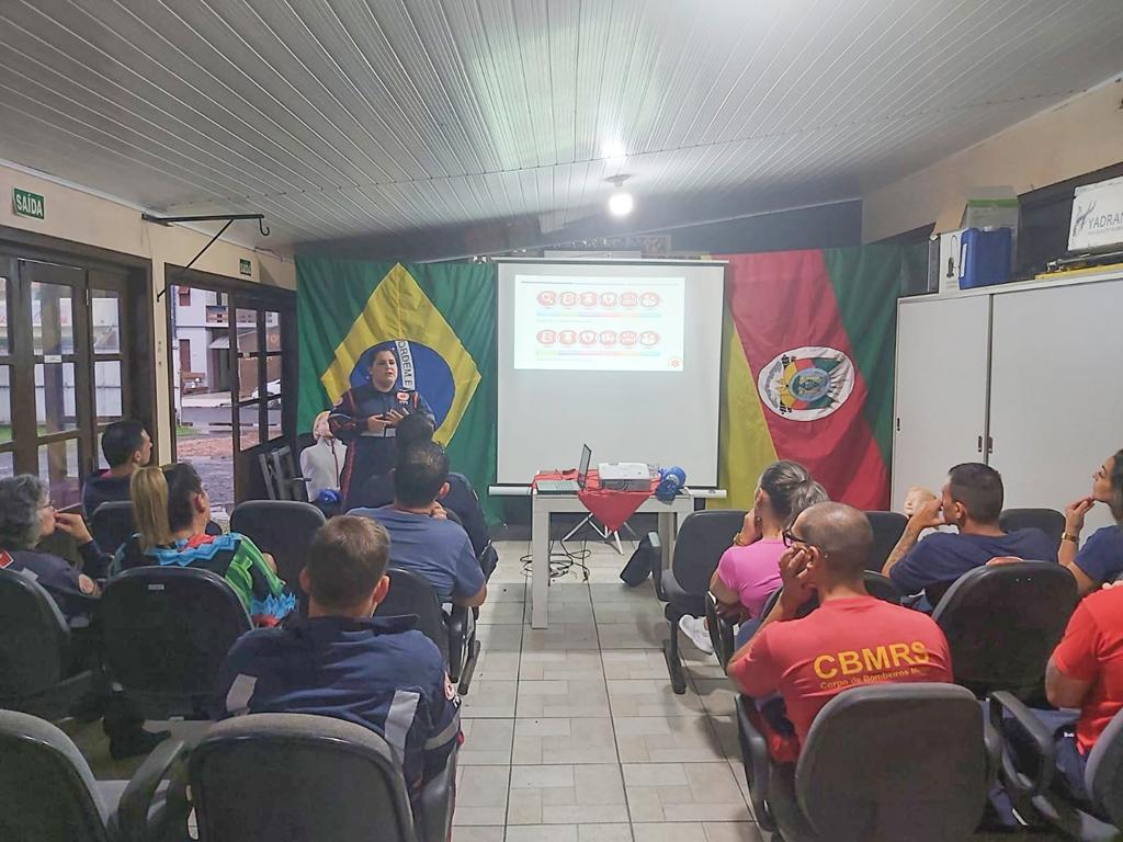 REALIZADO TREINAMENTO AOS PROFISSIONAIS 
QUE ATUAM NO SAMU E BOMBEIROS DE TORRES