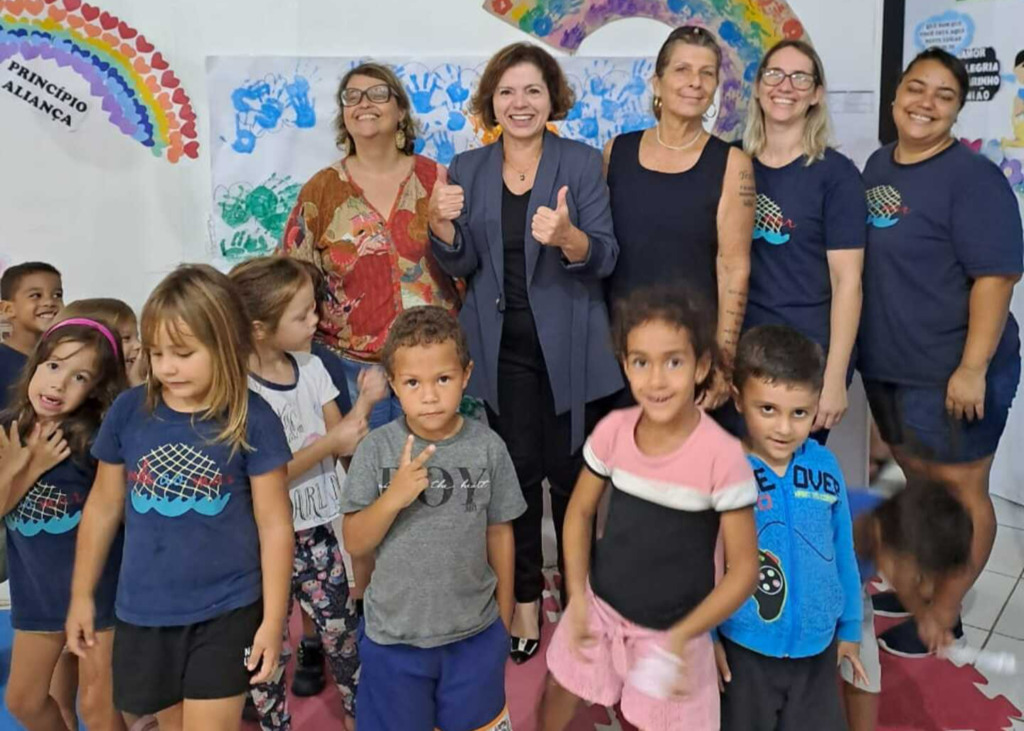 Rede ao Mar de São Francisco do Sul ganha equipamentos eletrônicos para ajudar a aprimorar ensino