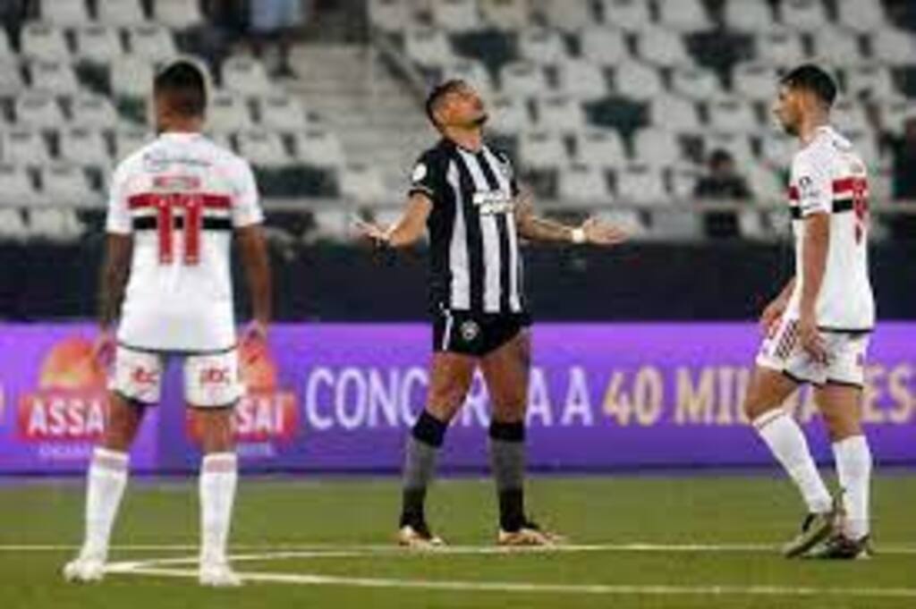 São Paulo estreia no Brasileiro com derrota para o Botafogo