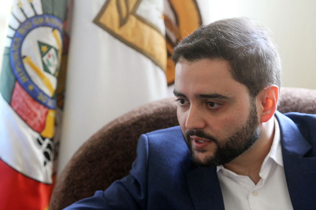 Jô Folha - DP - Gabriel Souza falou sobre o direcionamento de políticas públicas para desenvolver a região sul dentro do contexto econômico histórico