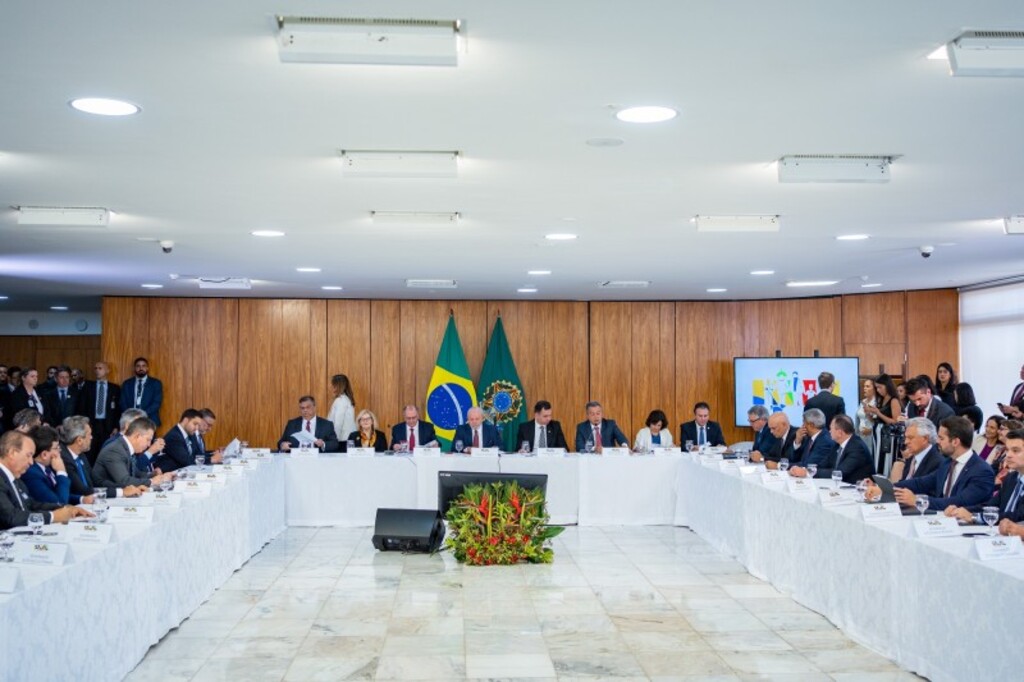 Divulgação/JC - Reunião discutiu medidas para qualificar a segurança no ambiente escolar.