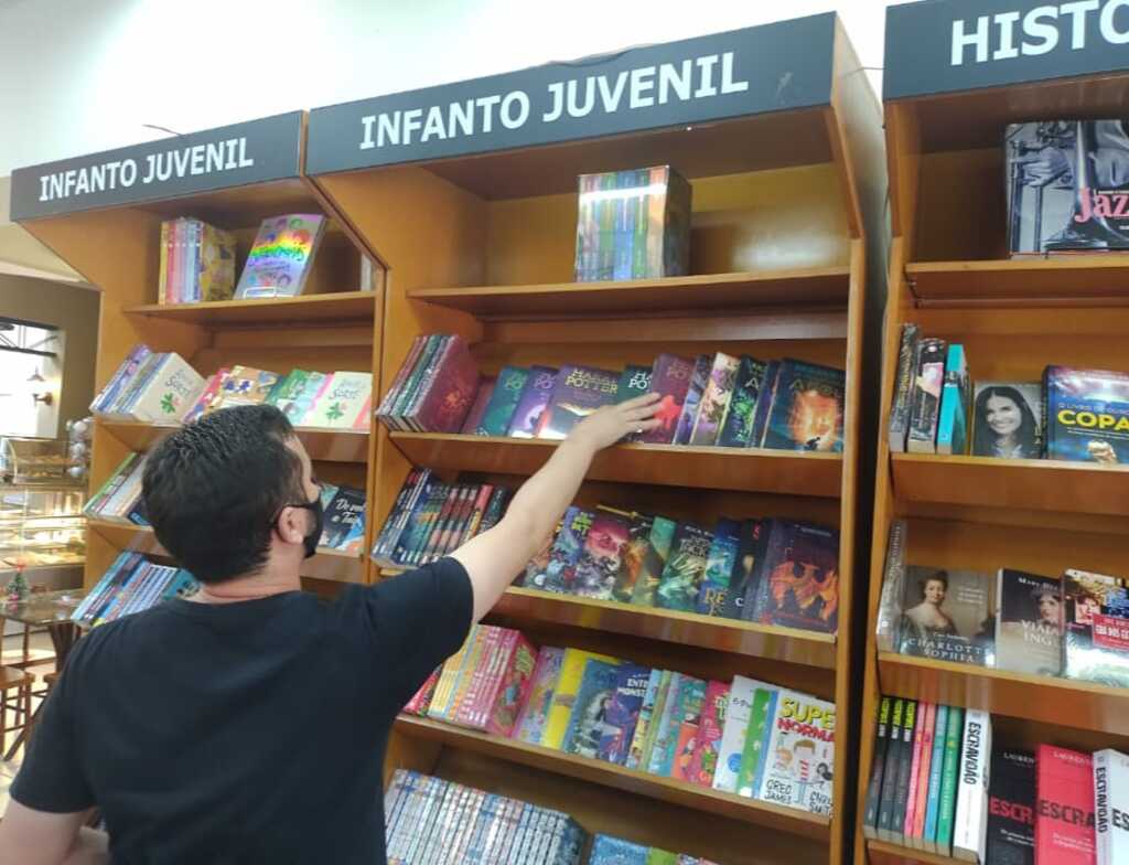 Livraria realiza semana do livro solidário