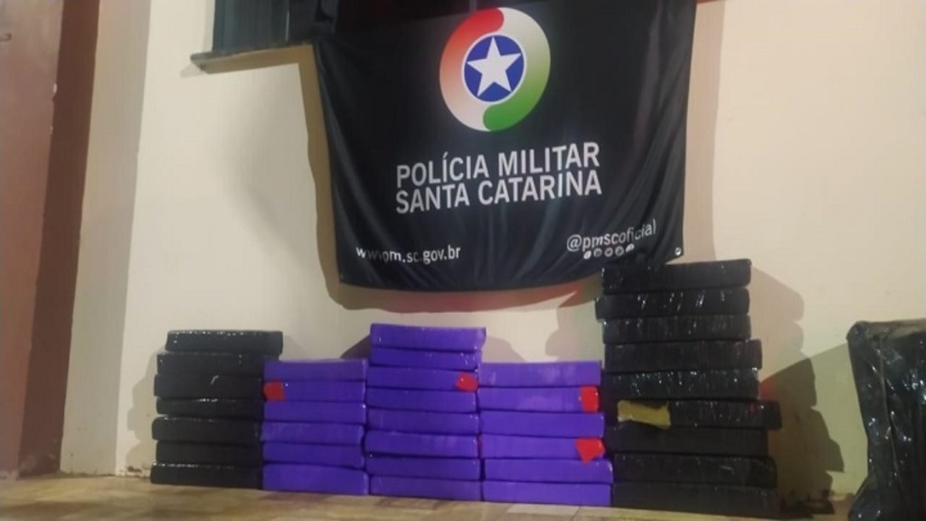 Traficante é flagrado com 23 quilos de maconha