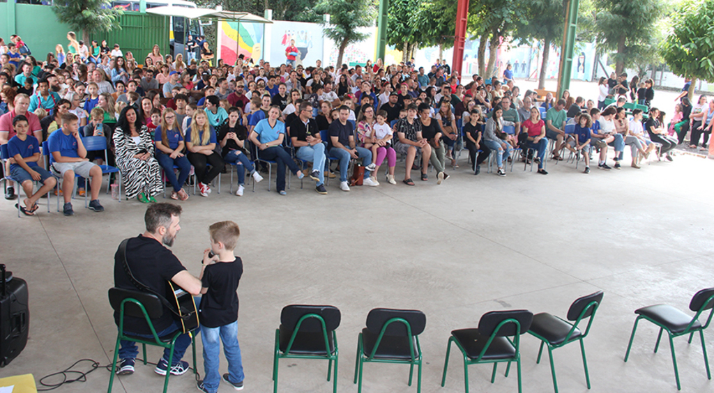 Sábado foi das famílias nas escolas