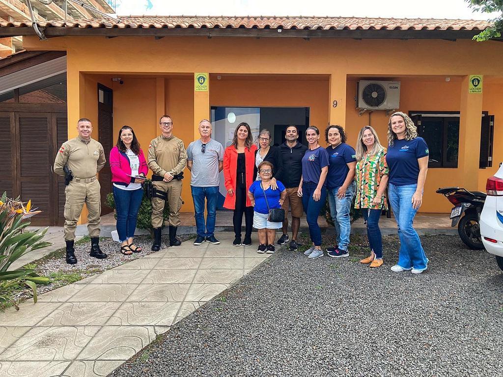 SECRETARIA DE EDUCAÇÃO E POLÍCIA MILITAR 
DIALOGAM SOBRE SEGURANÇA NAS ESCOLAS DE PASSO DE TORRES