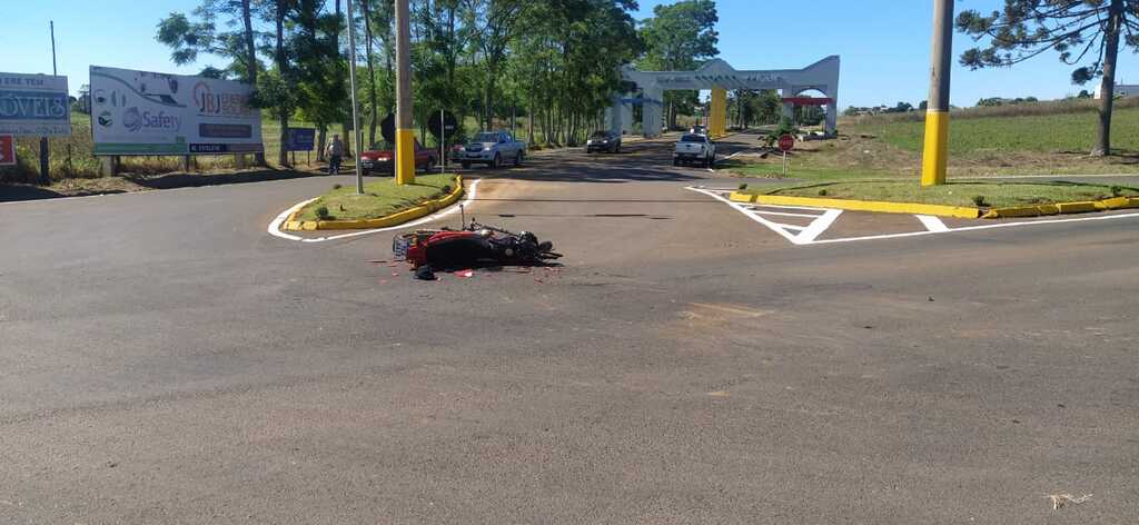 Motociclista fica gravemente ferido em acidente