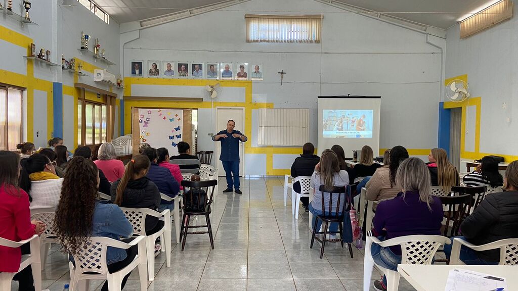 Educadores recebem orientação sobre segurança nas escolas