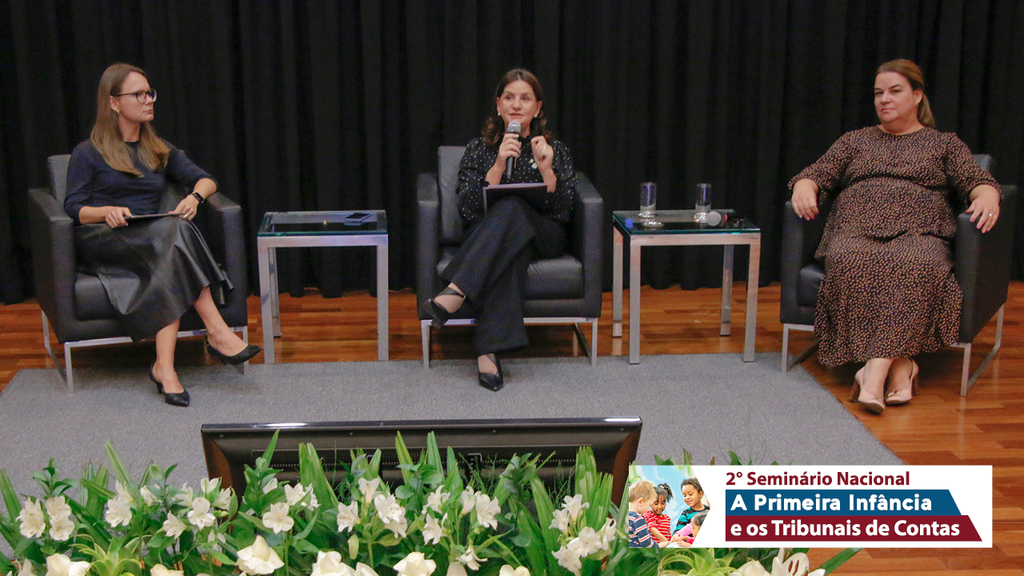Divulgação TCE/SC - A secretária de Estado da Saúde, Carmen Zanotto (ao centro), mediou o Painel