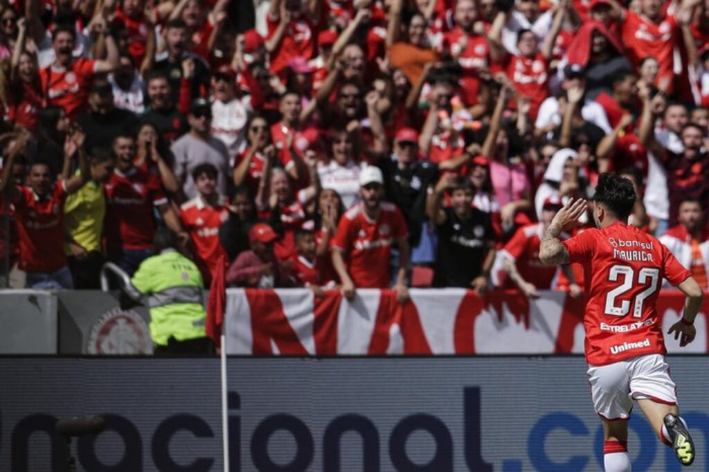 Matheus Bruxel - Contra o Flamengo, Mauricio marcou o gol da vitória aos 52 minutos da etapa final.