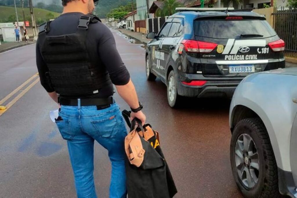 Polícia Civil recupera veículos adquiridos de forma fraudulenta em Santa Catarina