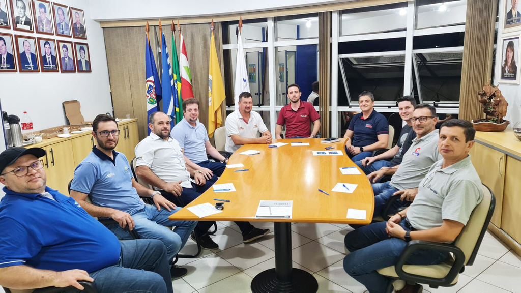 Diretoria da CDL Capinzal, Ouro e Lacerdópolis promoveu a reunião mensal de avaliação e planejamento