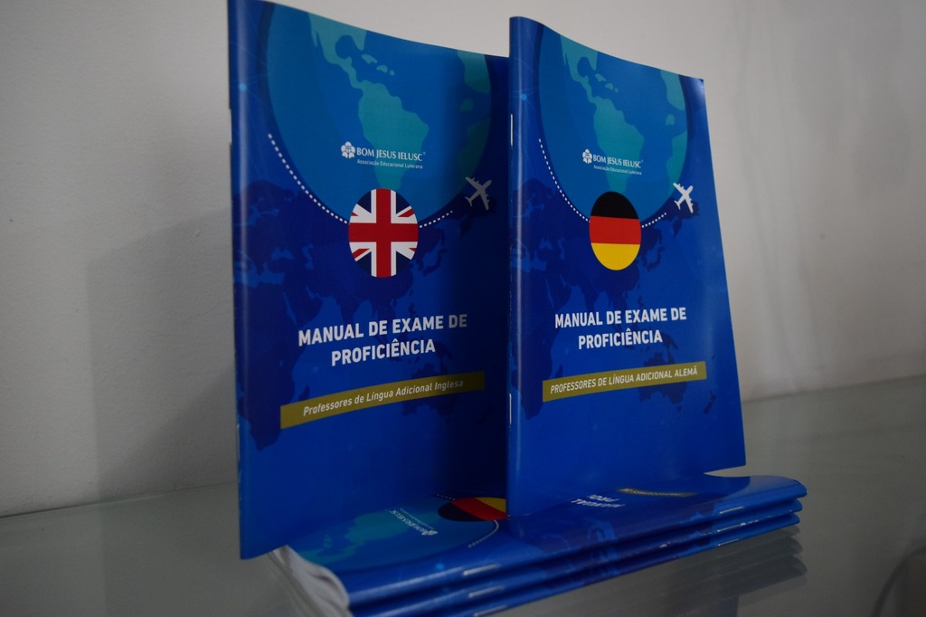 Professores de Joinville montam um Manual de Proficiência Linguística de Inglês e Alemão