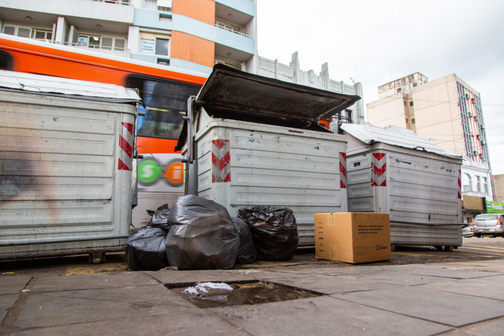 Prefeitura suspende licitação da coleta de lixo em Santa Maria