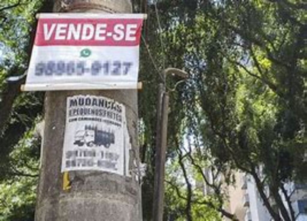 Urbanismo debate publicidade indevida em postes e bens públicos