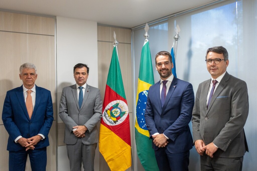 Foto: Mauricio Tonetto - Secom - Estiveram no encontro o governador Eduardo Leite (PSDB), o prefeito de Rio Grande, Fábio Branco (MDB), e outras figuras ligadas ao governo estadual