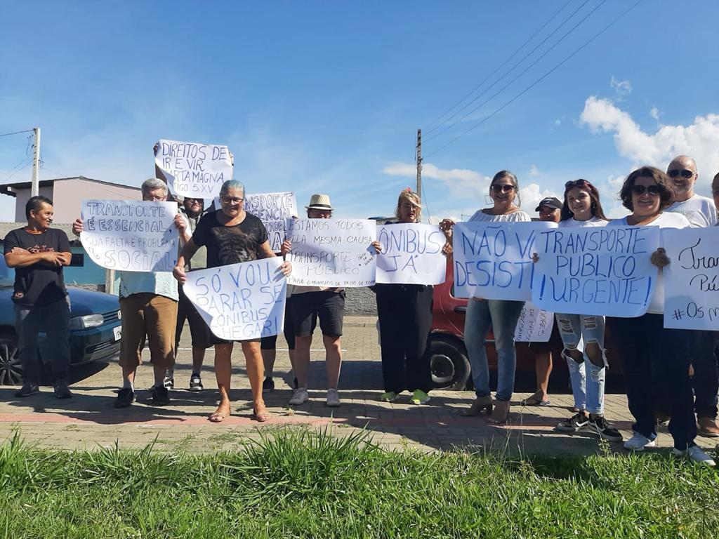 GRUPO DE MULHERES DE PASSO DE TORRES BUSCAM MELHORIAS NAS PRAIAS