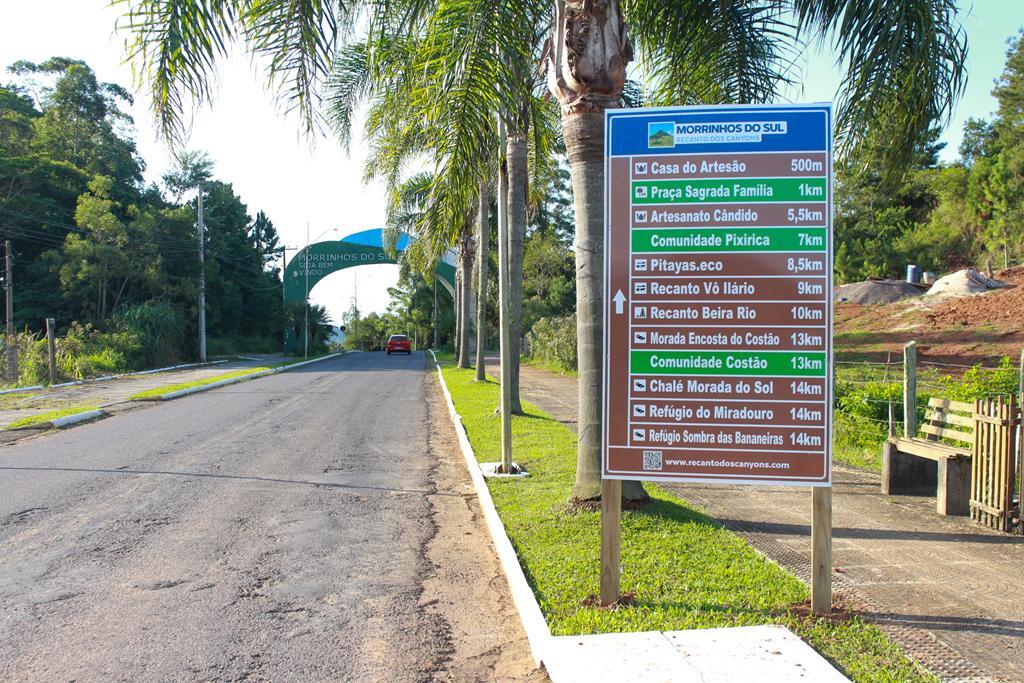 INSTALADAS 21 NOVAS PLACAS DE SINALIZAÇÃO TURÍSTICA EM MORRINHOS DO SUL