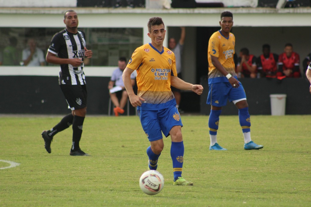 Foto: Heitor Araujo - Jogador de 29 anos já atuou, em duas rodadas, como volante, meia e extrema pela esquerda