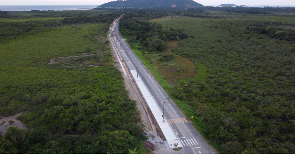 Avenida da praia do Capri em SFS recebe pavimentação asfáltica e comunidade participa da inauguração