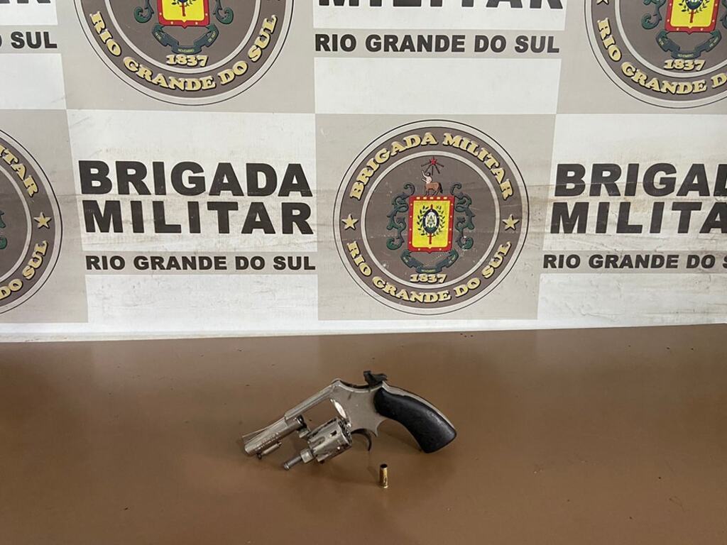 BM prende mulher por porte ilegal de arma de fogo em Pelotas