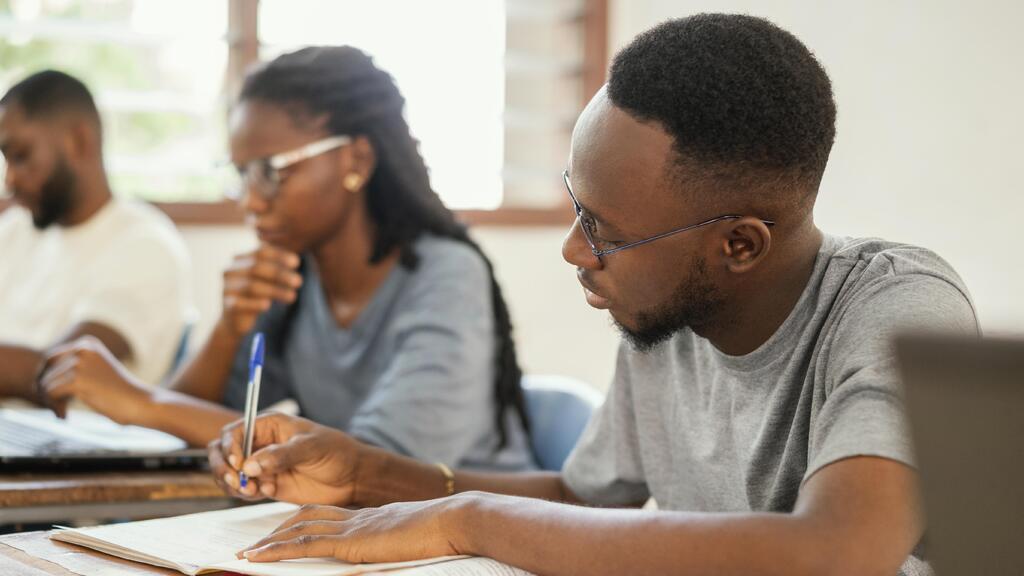 MEC e Foncede se reúnem para debater ensino médio