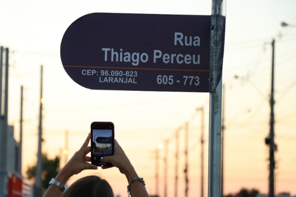Foto: Guilherme Silveira - Ato para eternizar a nova nomenclatura da via aconteceu na sexta-feira (28)