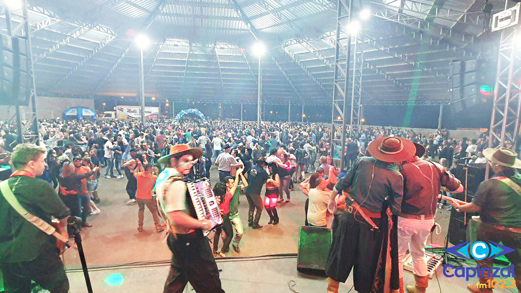 FESTA EM COMEMORAÇÃO AO DIA DO TRABALHADOR FOI UM SUCESSO EM ZORTÉA