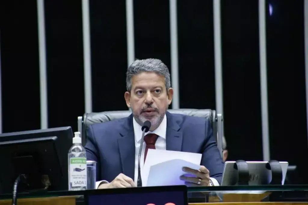  - Presidente da Câmara, Arthur Lira, tirou o PL das Fake News de votação da sessão desta terça-feira – Foto: Elaine Menke/Câmara dos Deputados/reprodução