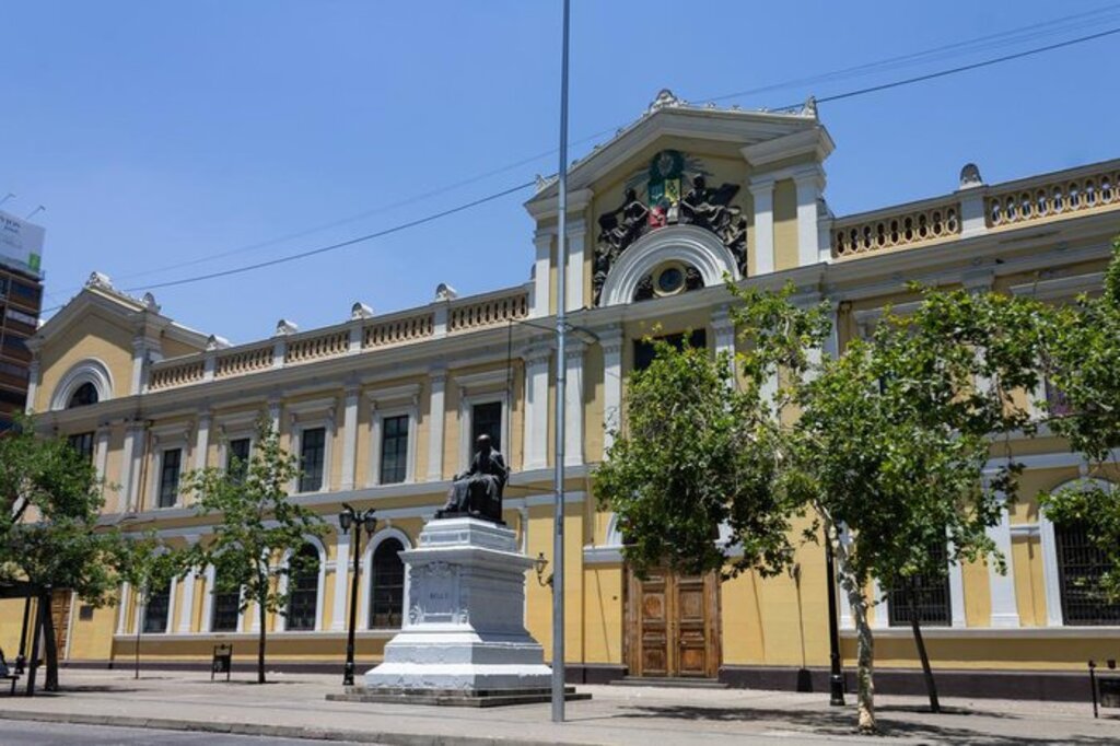 Reprodução - Sede da Universidade fica em Santiago, capital do Chile.