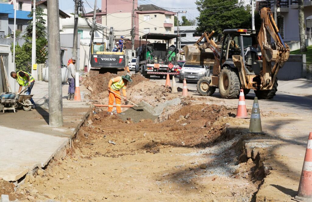 Prefeitura de Joinville avança nas obras de macrodrenagem e pavimentação do Eixo Copacabana