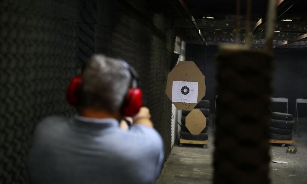 PF cumpre mandados contra CAC’s com armas irregulares